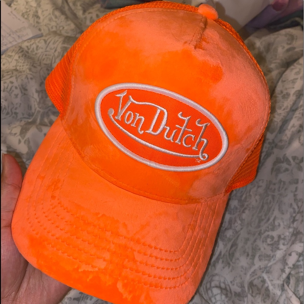 Neon orange von Dutch hat. REAL only wore for a few hours